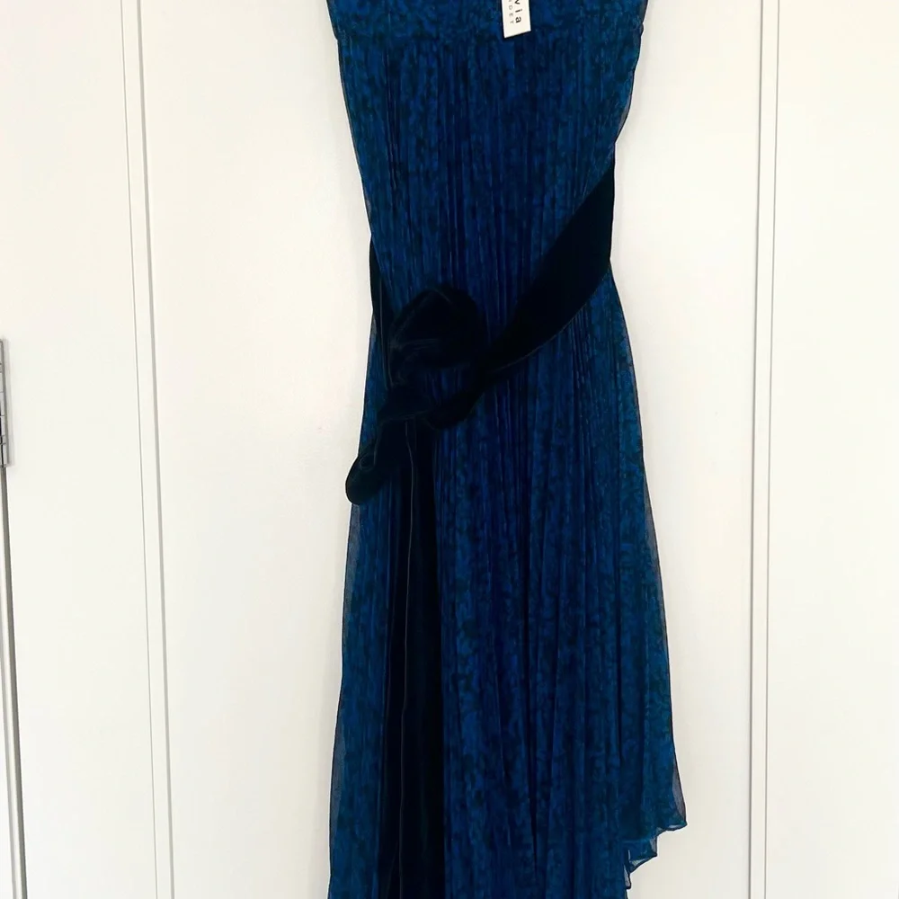 NWT Alice + Olivia lace midi dress pleated & asymmetrical size 8 - Picture 10 of 11